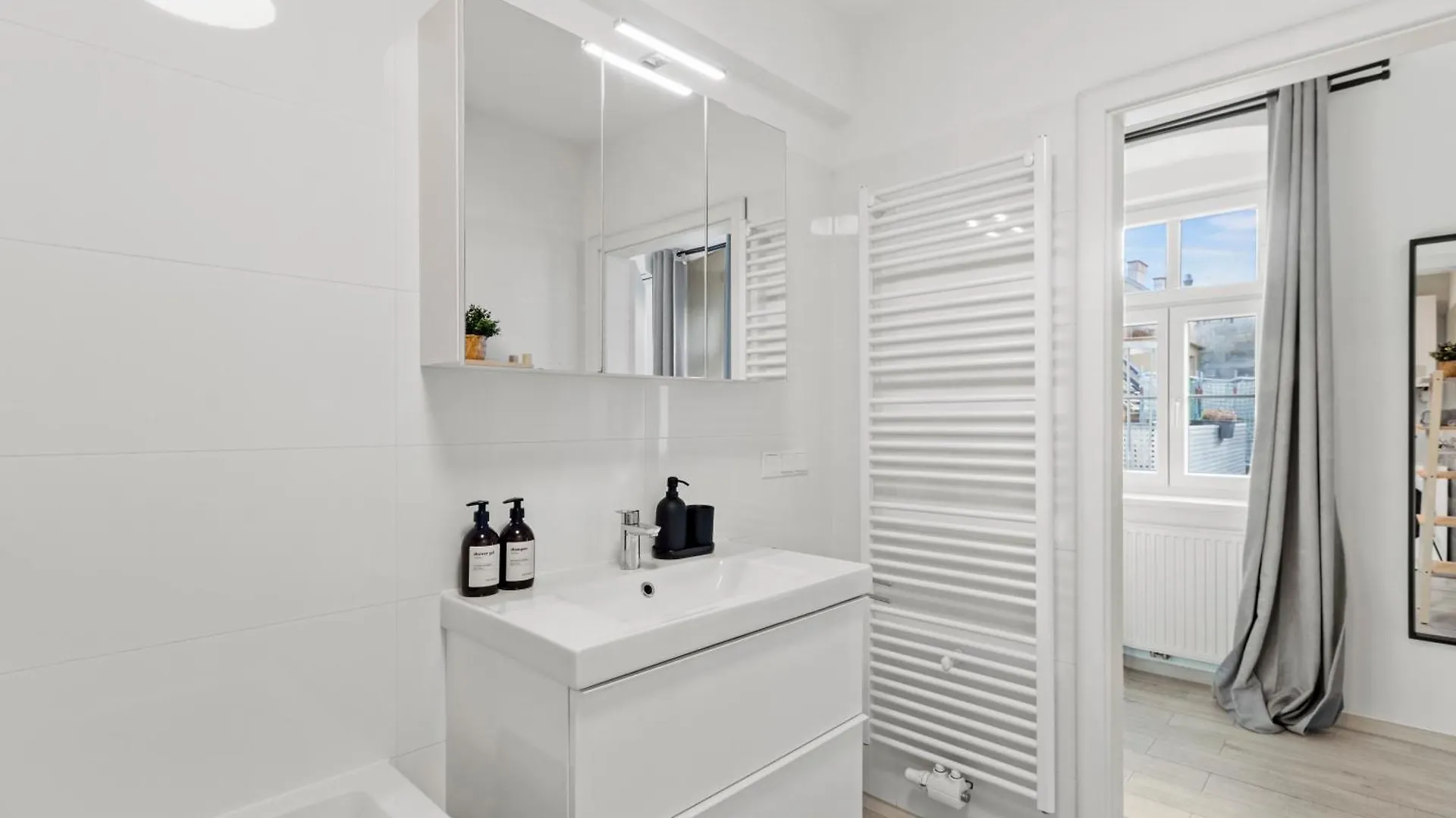 Apartment Terrace - 75 M² - Near Wiener Stadthalle