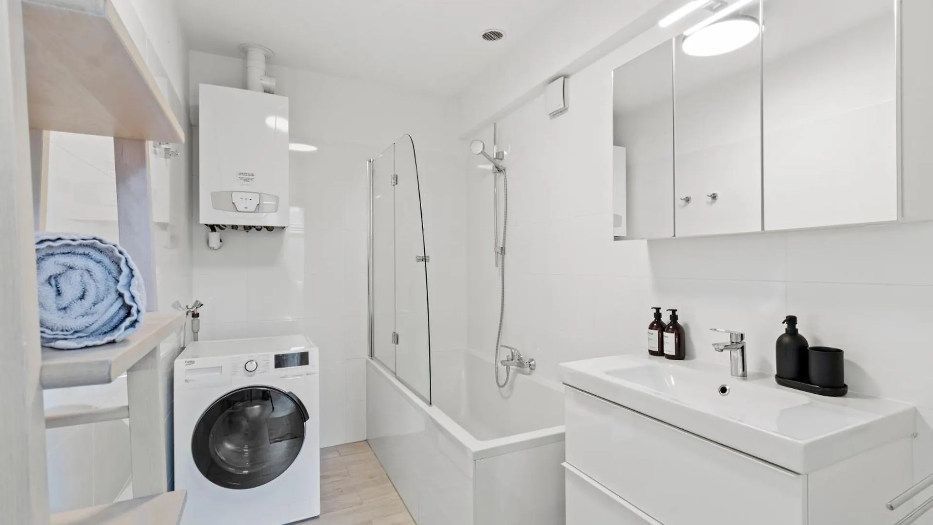 Terrace - 75 M² - Near Wiener Stadthalle Apartment