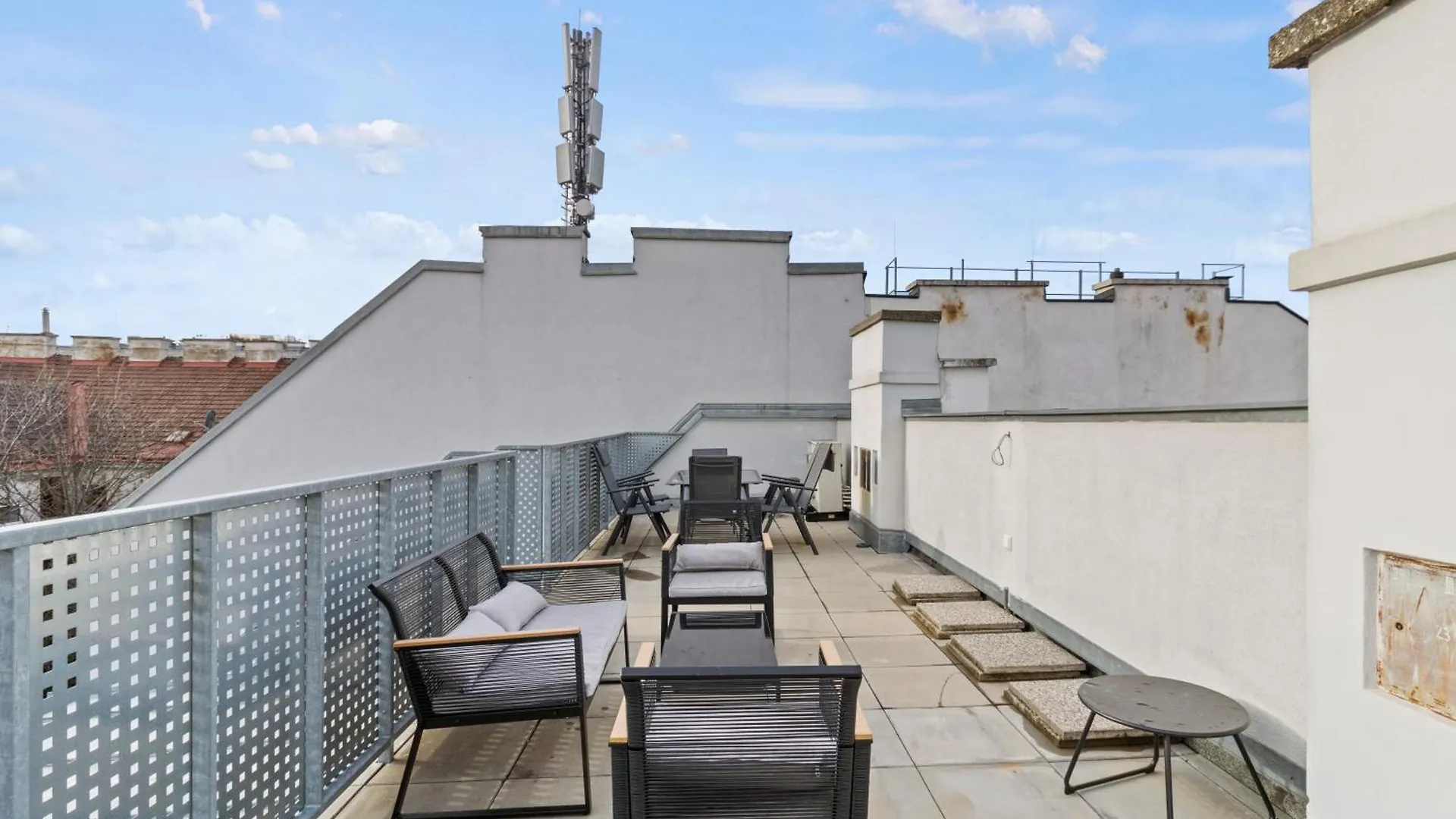Terrace - 75 M² - Near Wiener Stadthalle 0*, Vienna